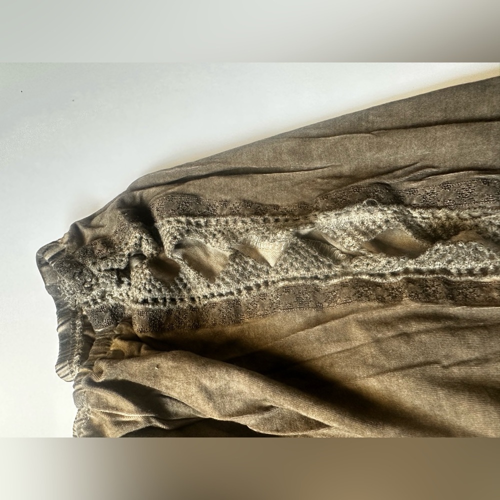 NEW POL Bronze Brown Blouse with Lace Trim and Drawstring Women’s Size Small - Picture 3 of 4